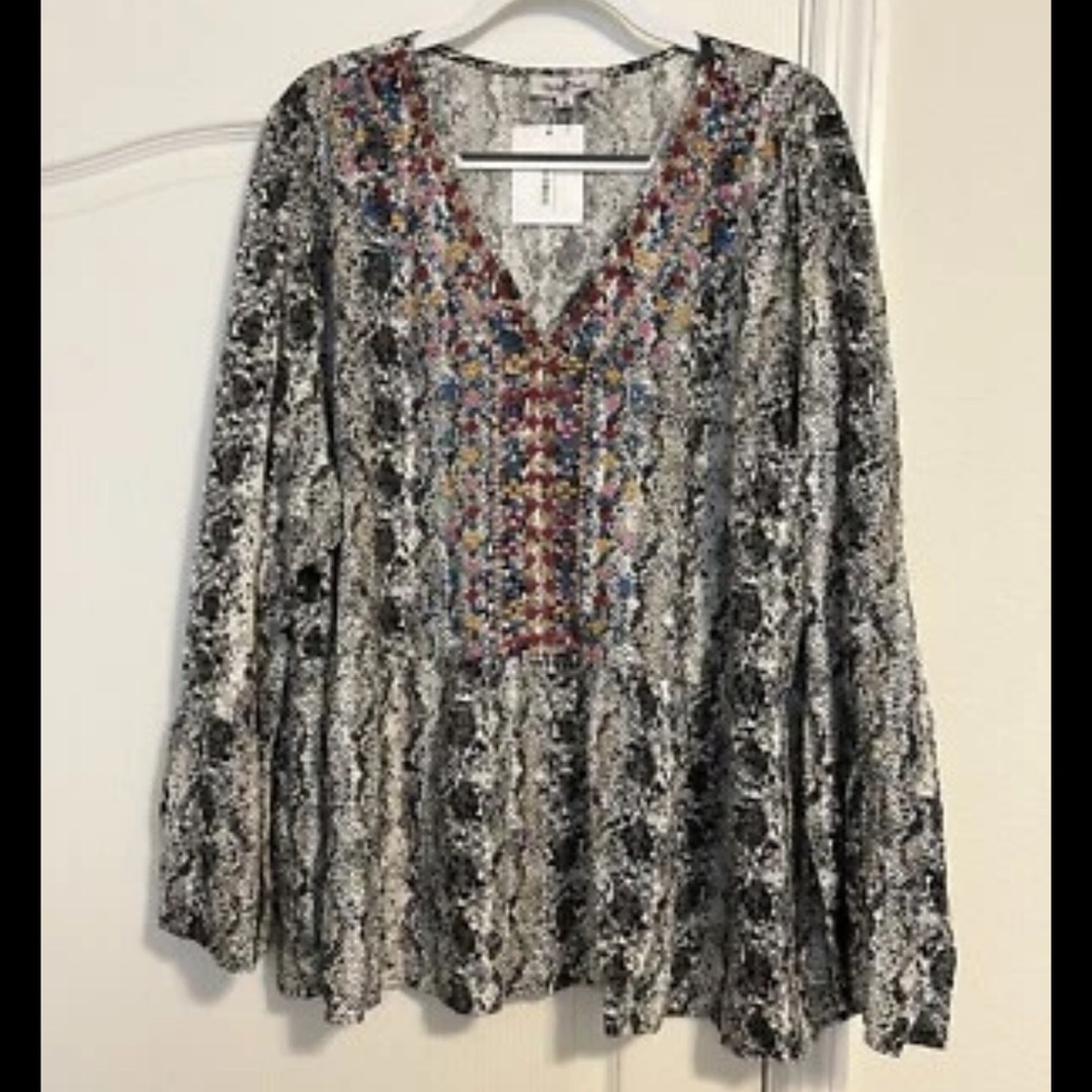 Perfectly Priscilla Snakeskin Boho Colorful Neckline Flair Sleeve Tunic Top 3X